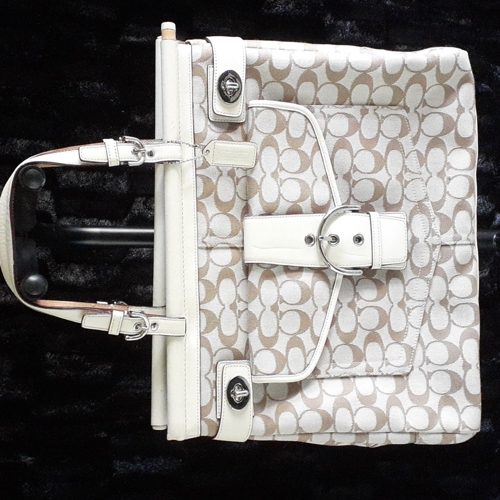 Coach C Handbag 👜